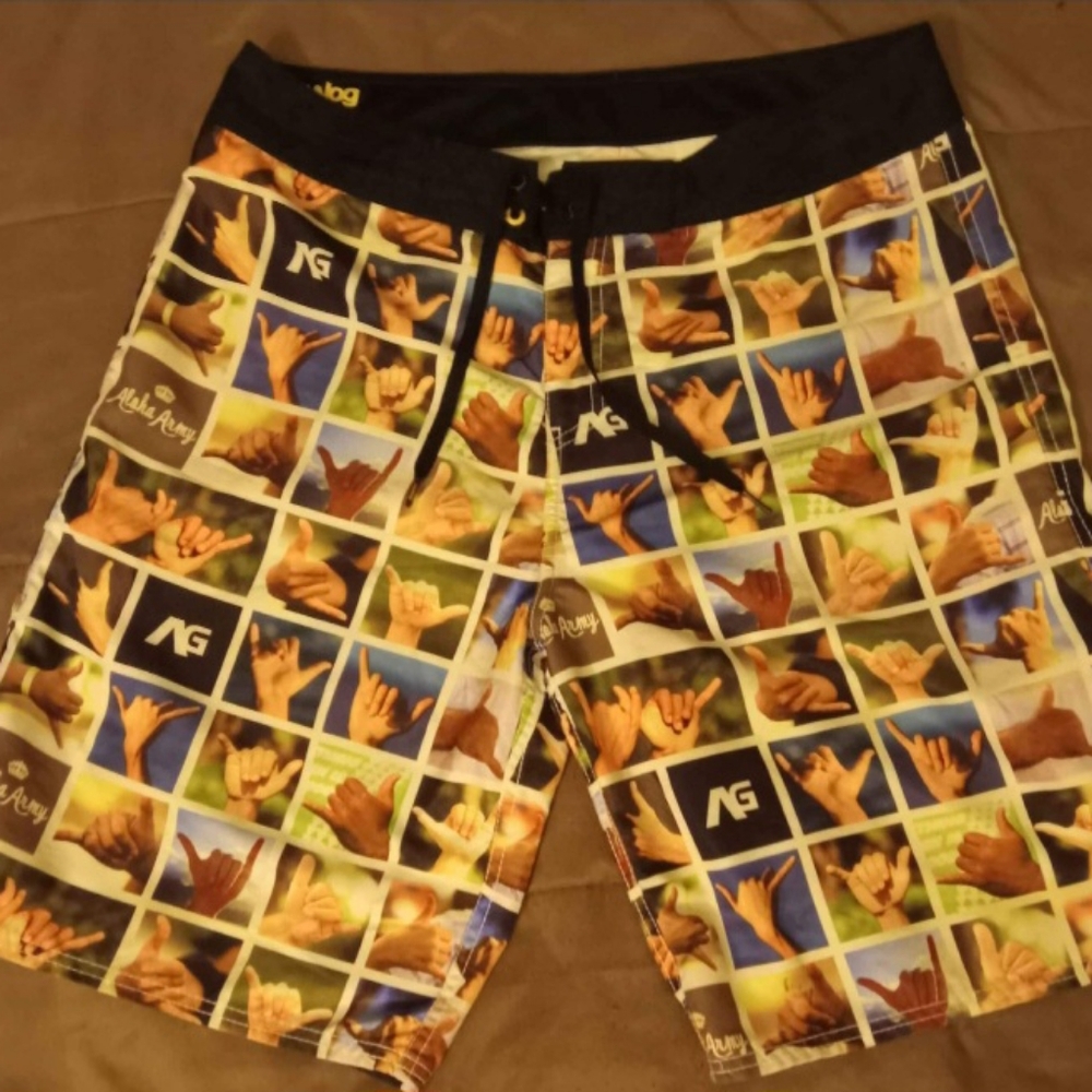 Vintage Analog Shake Aloha Army Board shorts size 36